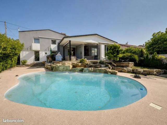 Maison 6 pièces 150 m²