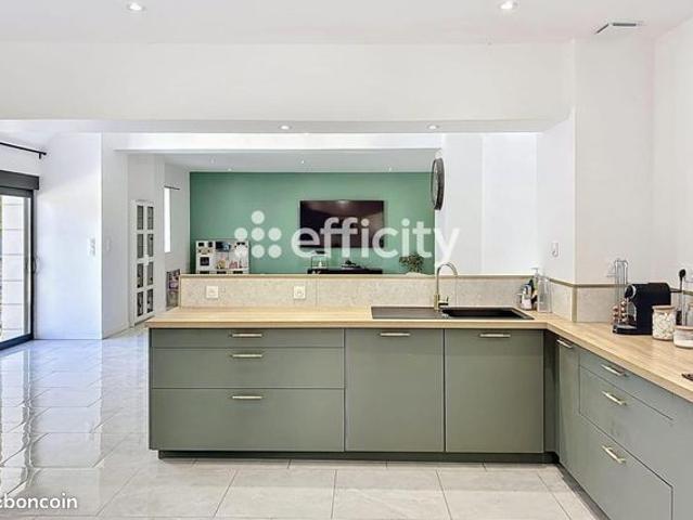 Maison 6 pièces 150 m²