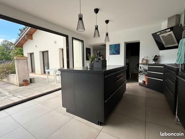 Maison 6 pièces 150 m²