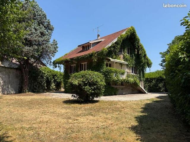 Maison 6 pièces 151 m²