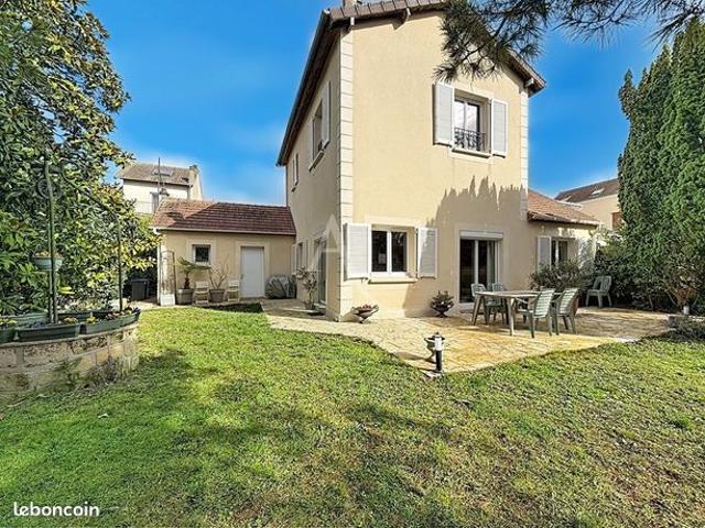 Maison 6 pièces 151 m²