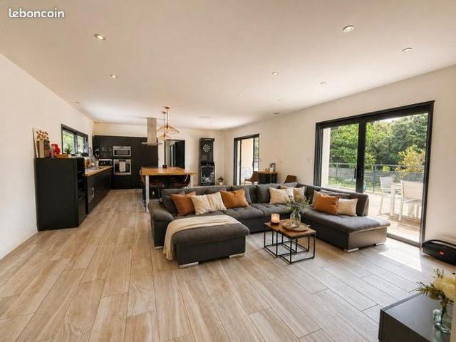 Maison 6 pièces 151 m²