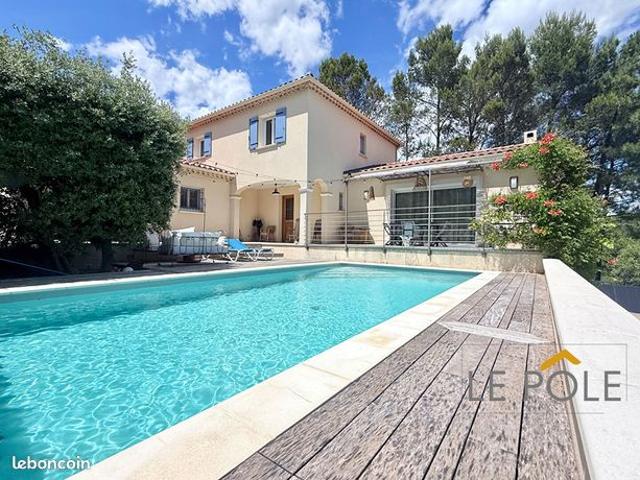 Maison 6 pièces 151 m²
