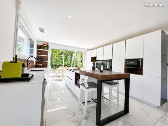 Maison 6 pièces 151 m²