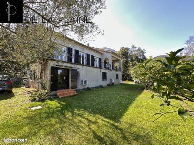Maison 6 pièces 151 m²