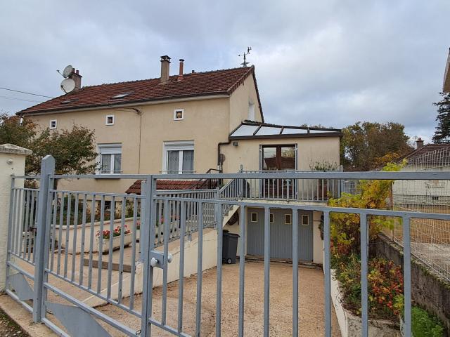 Maison 6 pièces 151 m²