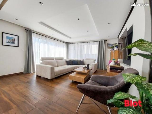 Maison 6 pièces 151 m²