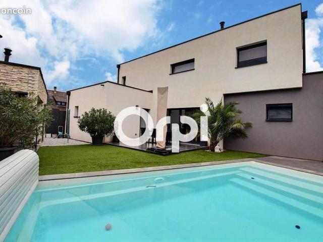 Maison 6 pièces 151 m²