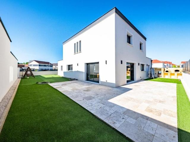 Maison 6 pièces 151 m²