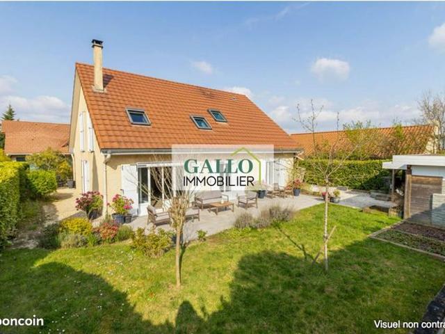 Maison 6 pièces 151 m²