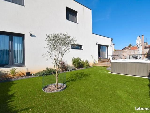 Maison 6 pièces 151 m²