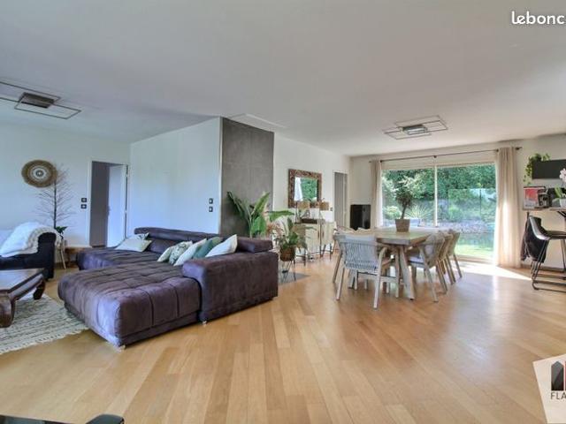 Maison 6 pièces 151 m²