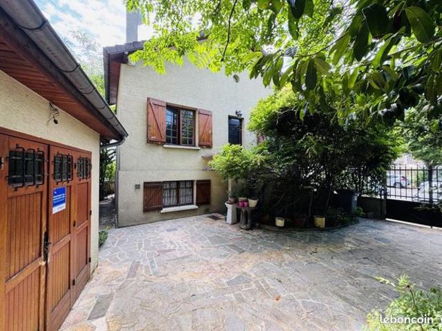 Maison 6 pièces 151 m²