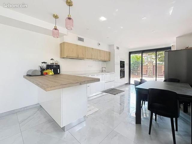 Maison 6 pièces 153 m²