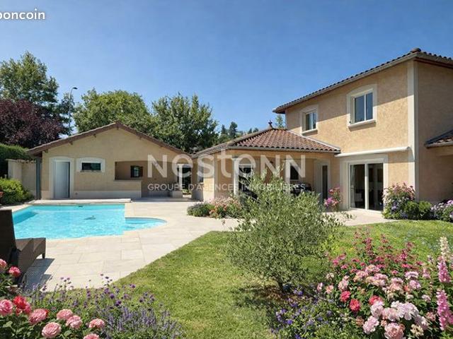 Maison 6 pièces 153 m²
