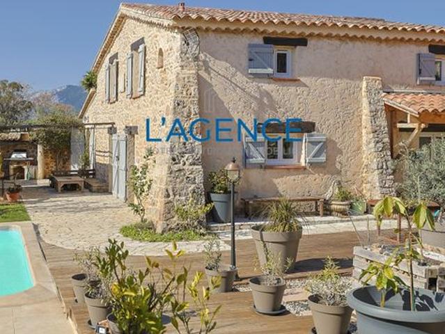 Maison 6 pièces 153 m²