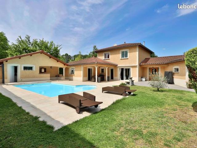 Maison 6 pièces 153 m²