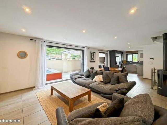 Maison 6 pièces 153 m²