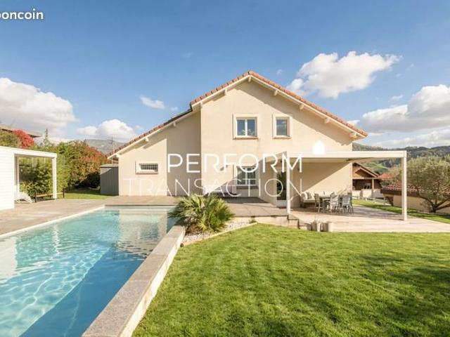 Maison 6 pièces 153 m²