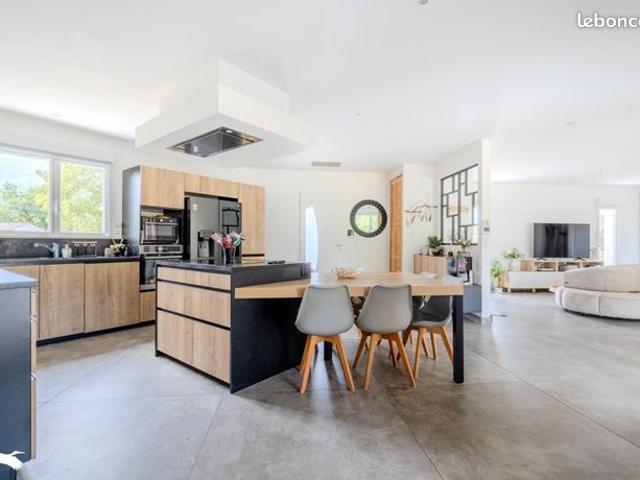 Maison 6 pièces 153 m²