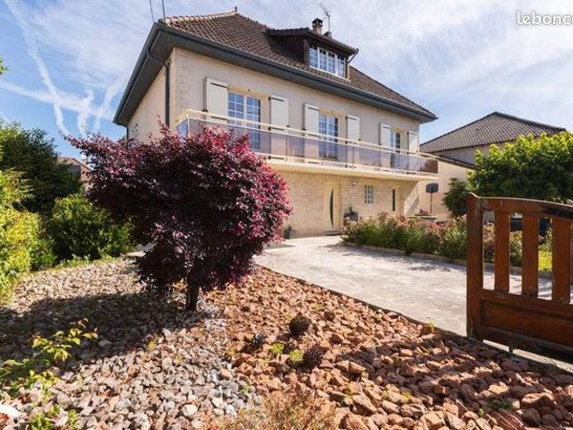 Maison 6 pièces 165 m²
