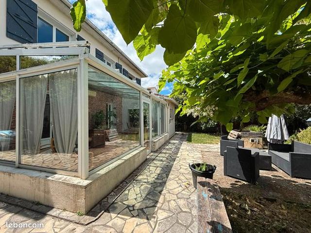 Maison 6 pièces 165 m²