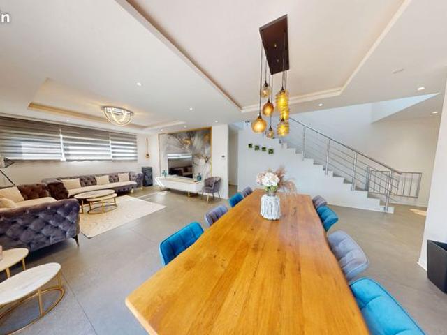 Maison 6 pièces 165 m²