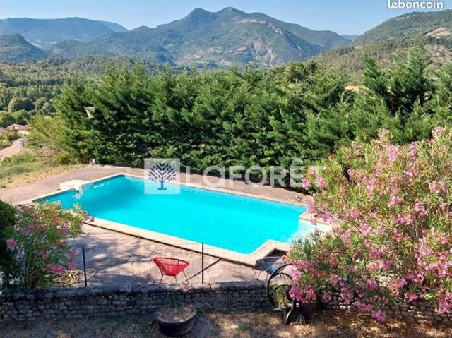 Maison 6 pièces 165 m²