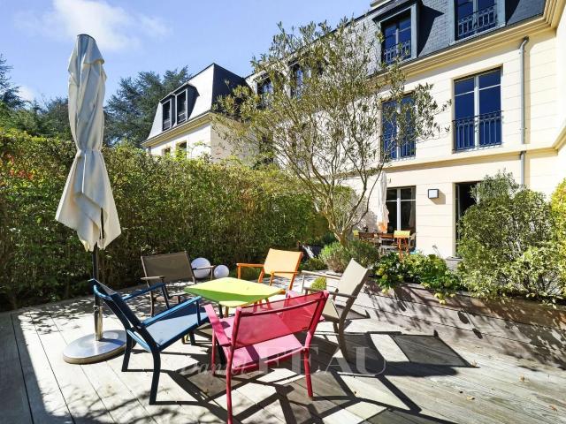 Maison 6 pièces 165 m²
