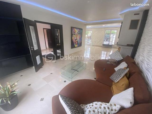Maison 6 pièces 165 m²