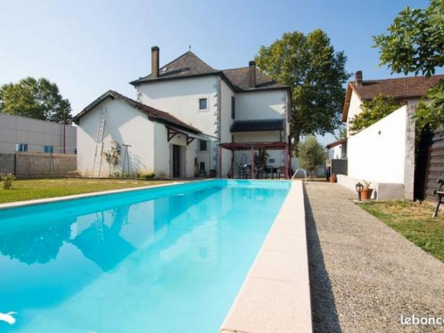 Maison 6 pièces 165 m²
