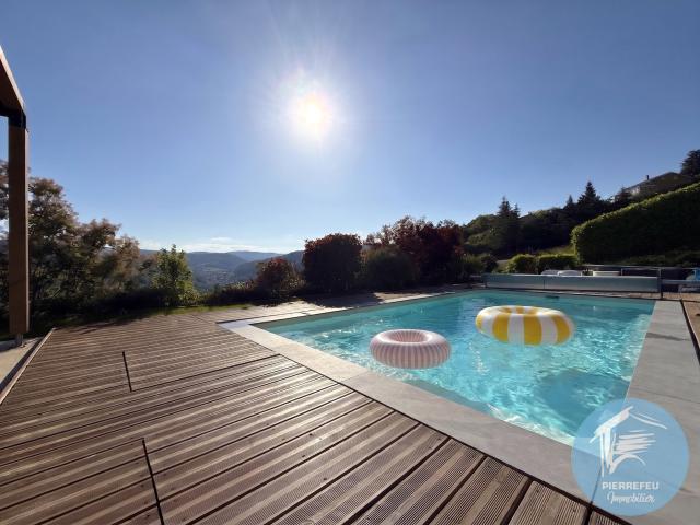 Maison 6 pièces 165 m²