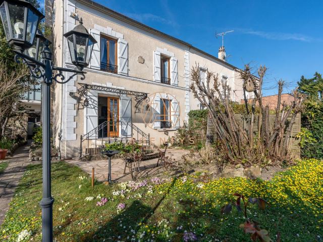 Maison 6 pièces 165 m²