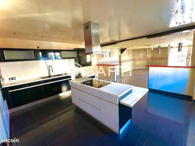 Maison 6 pièces 165 m²
