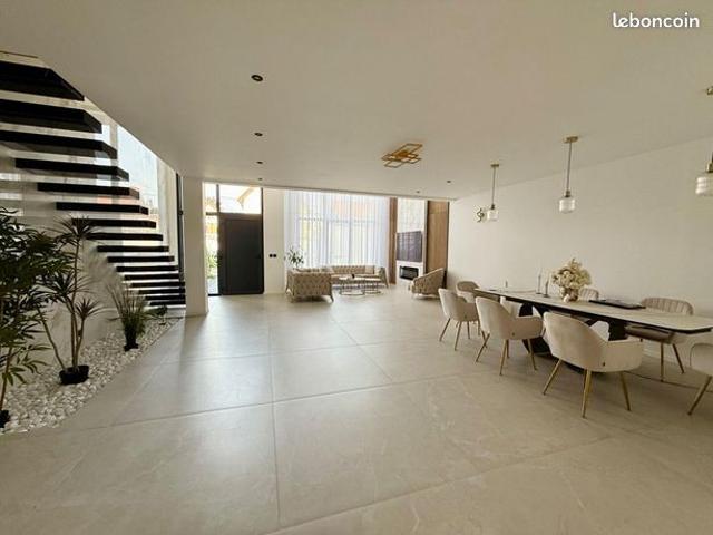 Maison 6 pièces 165 m²