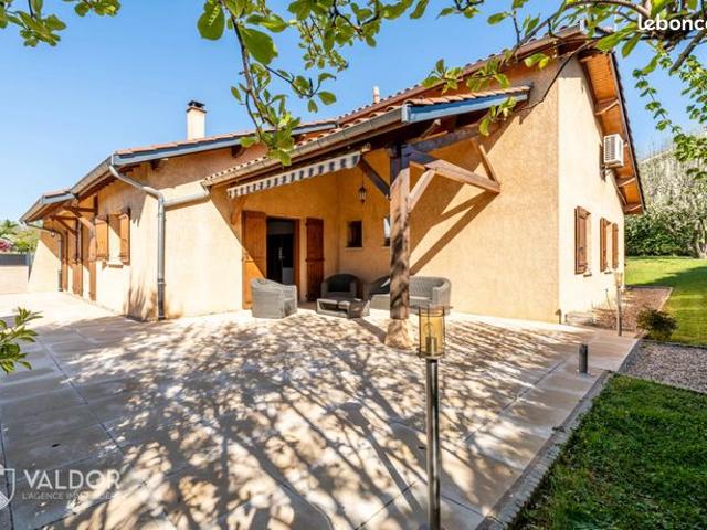 Maison 6 pièces 166 m²