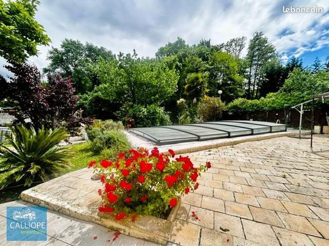 Maison 6 pièces 166 m²