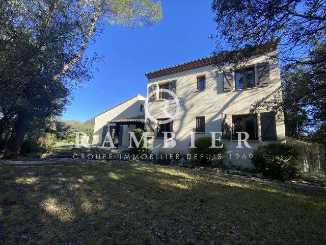 Maison 6 pièces 166 m²