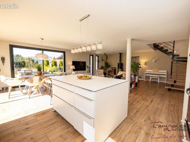 Maison 6 pièces 166 m²