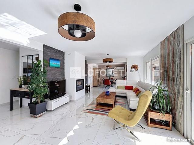 Maison 6 pièces 166 m²