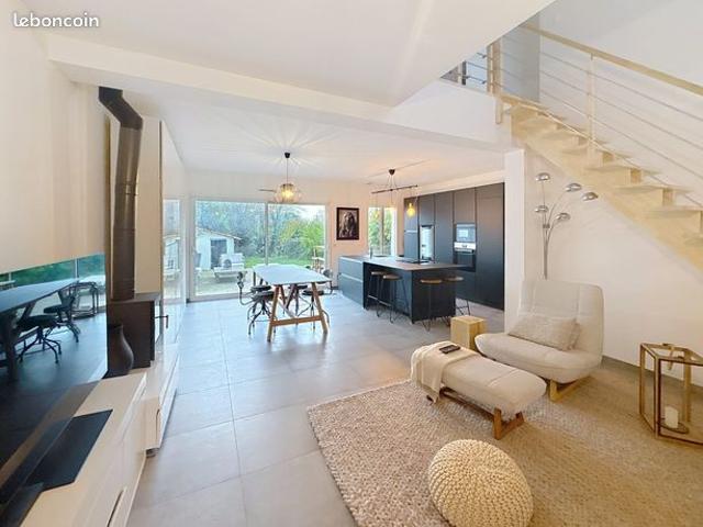 Maison 7 pièces 166 m²