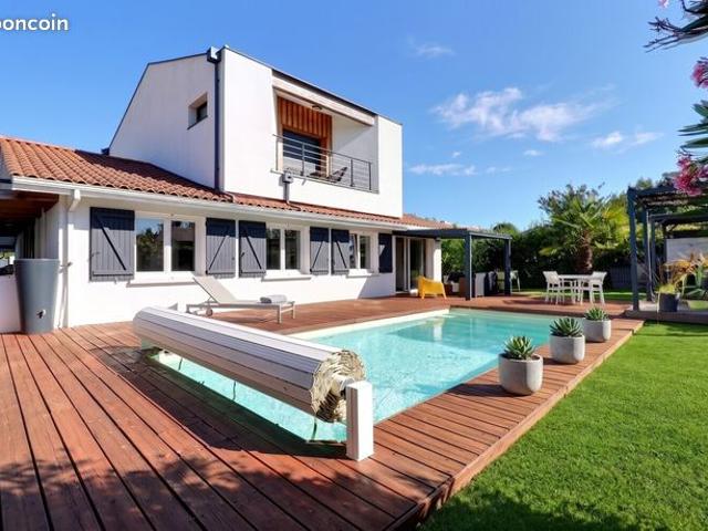 Maison 6 pièces 166 m² piscine
