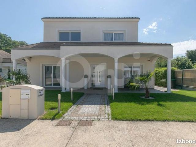 Maison 6 pièces 169 m²