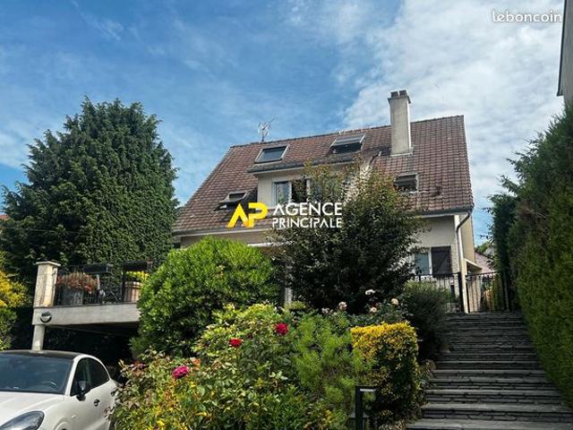 Maison 6 pièces 160 m²