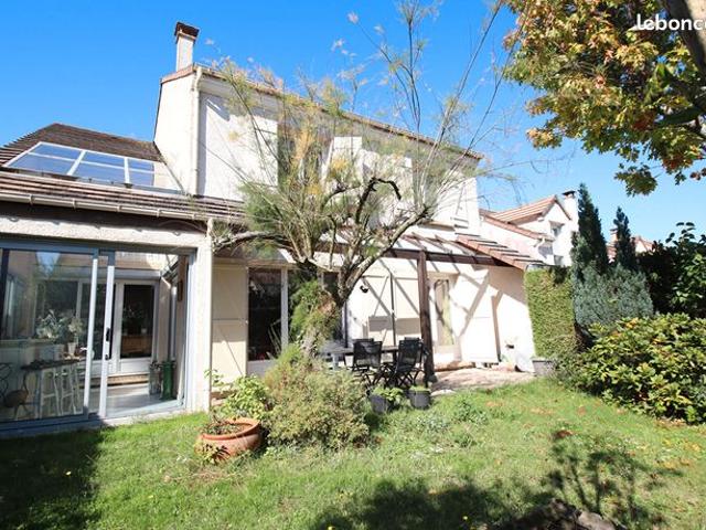 Maison 6 pièces 160 m²