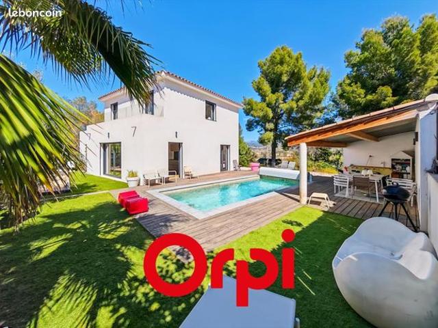 Maison 6 pièces 160 m²