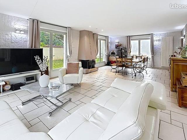 Maison 6 pièces 160 m²