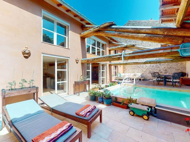 Maison 6 pièces 160 m²