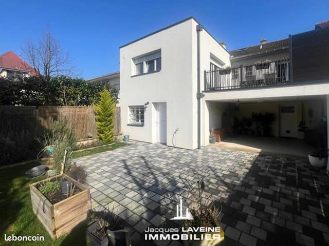 Maison 6 pièces 160 m²