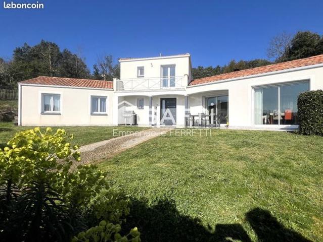 Maison 6 pièces 160 m²